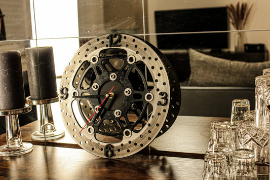 Bremsscheibenuhr - Motorrad (Black Edition 2.0) - Mortal Engines Interior Design