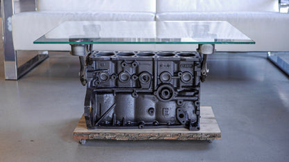 Motortisch - Reihe 5 Zylinder (VW, Guss) | Couch - Beistelltisch - Mortal Engines Interior Design