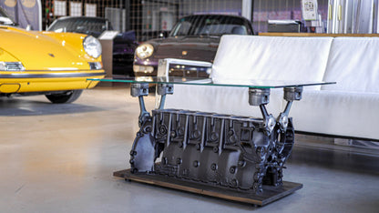 Motortisch - Reihe 6 Zylinder (Mercedes, Guss) | Couch - Beistelltisch - Mortal Engines Interior Design